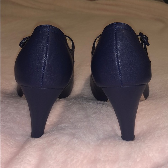 Mary Jane Pumps - Picture 5 of 5